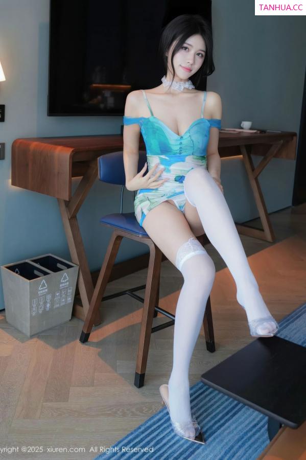   [XiuRen]高清写真图 2025.10.13 No.10859 shelly诗莉吖 白色丝袜第14张图片